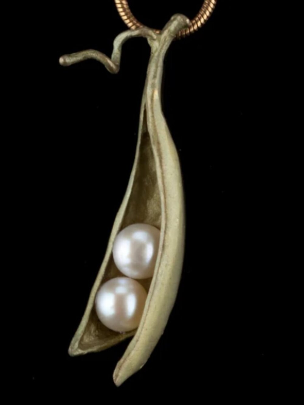 Pea pod pendant - 2 pearls